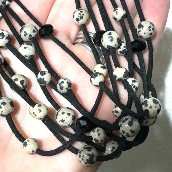 Black and white multi strand necklace. - Picture 2 of 3